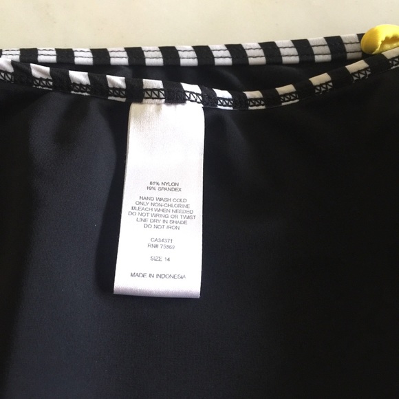 Malibu Design group black Swim mini skirt cover up - Picture 5 of 7